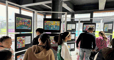全国少年儿童创意作品展在武汉市少年儿童图书馆举行